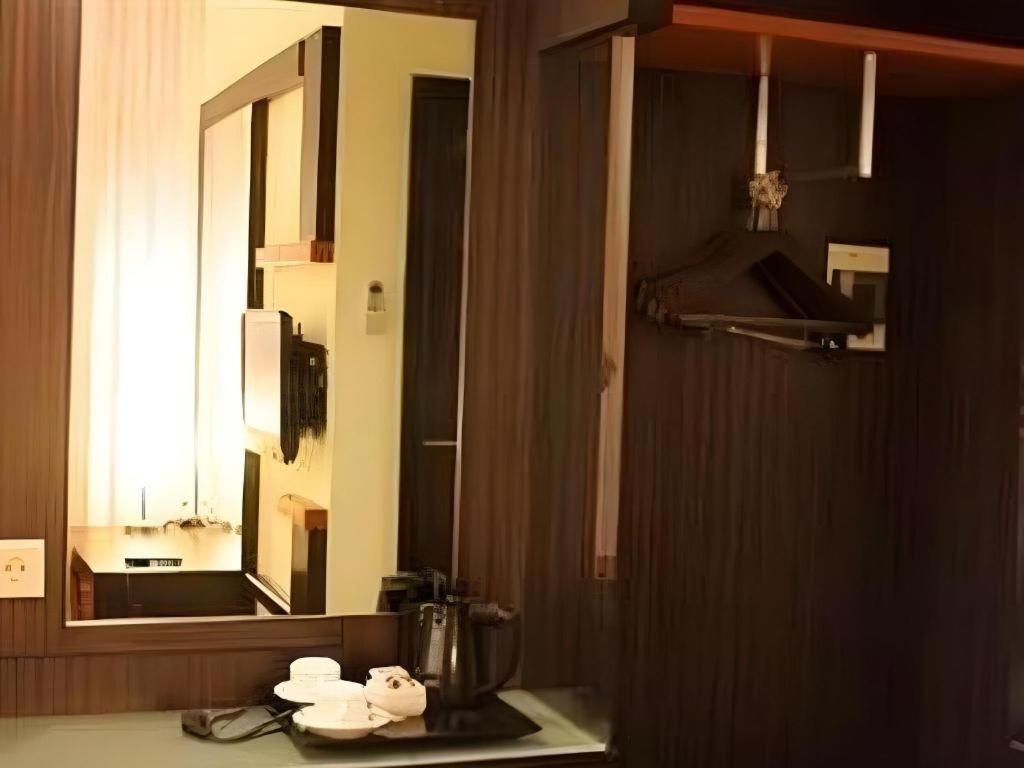 Travello Hotel Manado Exterior photo
