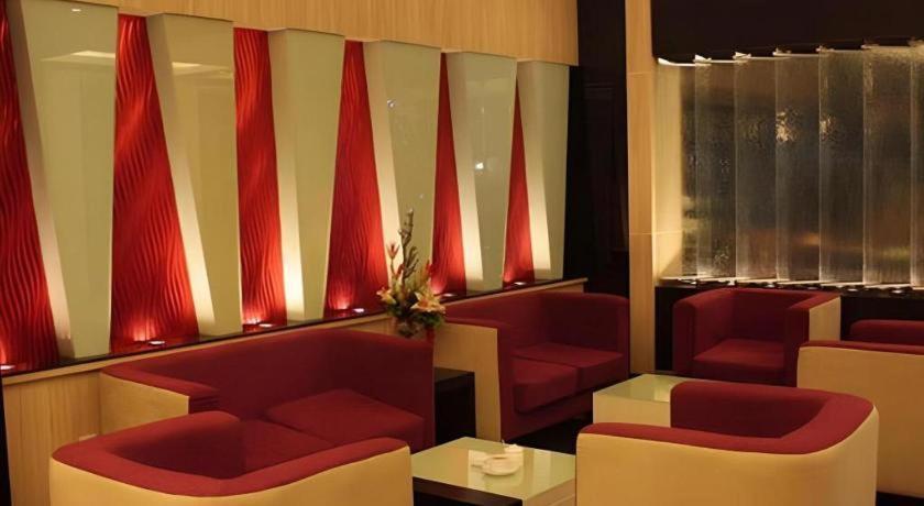 Travello Hotel Manado Exterior photo