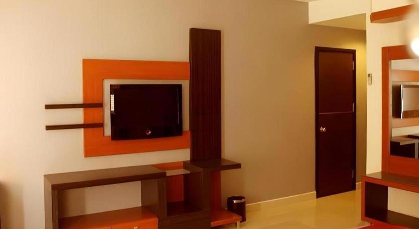 Travello Hotel Manado Exterior photo