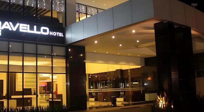 Travello Hotel Manado Exterior photo
